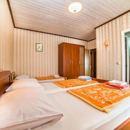 Apartments Dusa Banjol Екстериор снимка