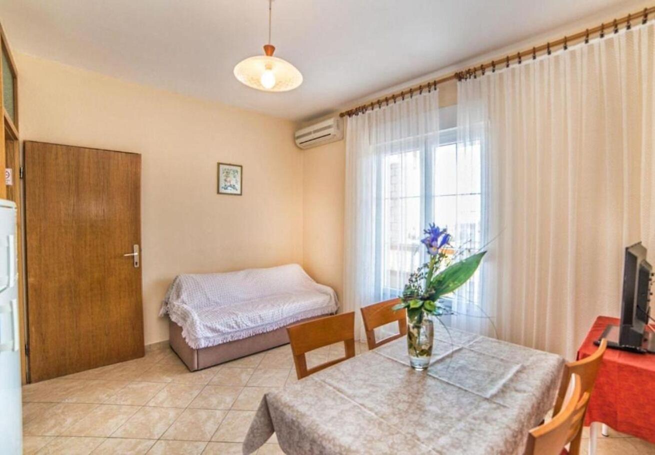 Apartments Dusa Banjol Екстериор снимка