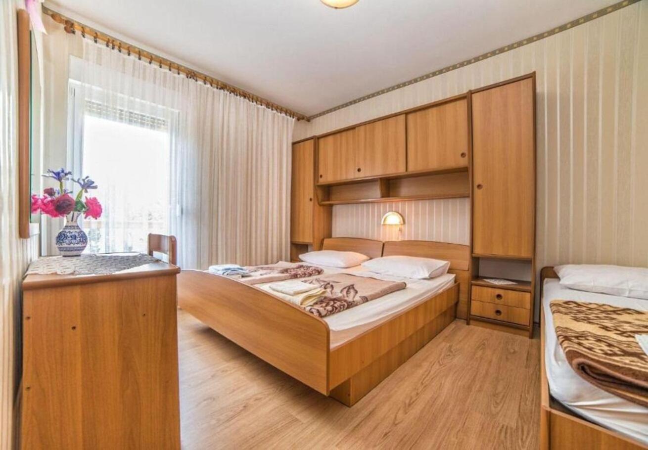 Apartments Dusa Banjol Екстериор снимка
