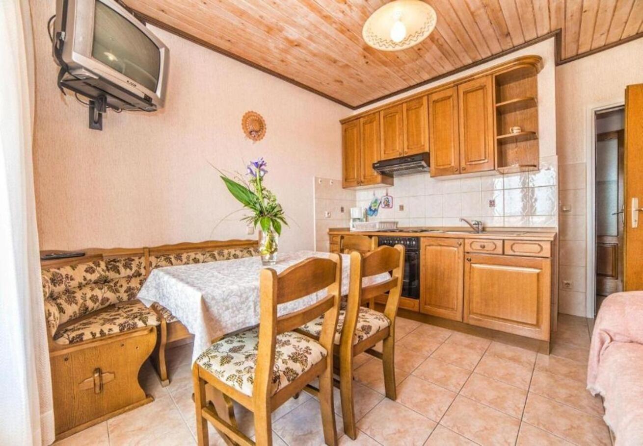 Apartments Dusa Banjol Екстериор снимка