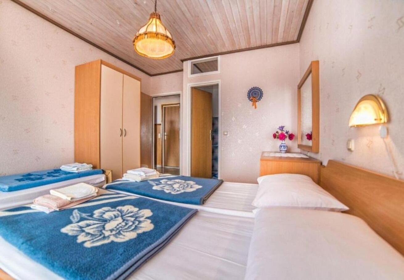 Apartments Dusa Banjol Екстериор снимка