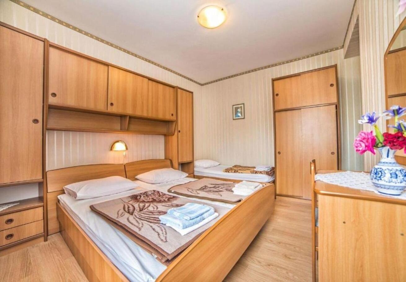 Apartments Dusa Banjol Екстериор снимка