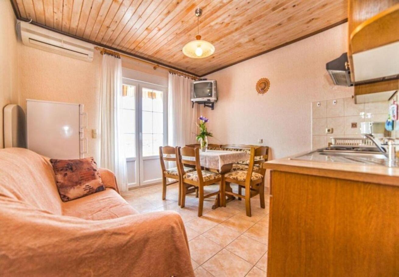 Apartments Dusa Banjol Екстериор снимка