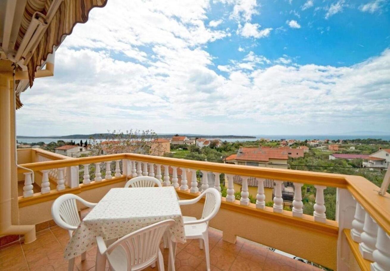 Apartments Dusa Banjol Екстериор снимка