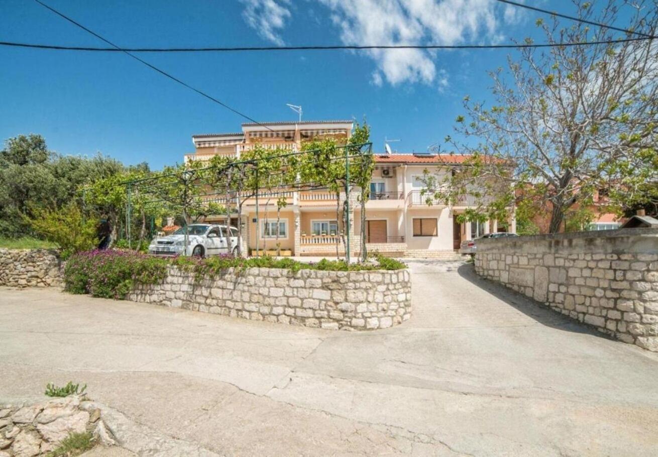 Apartments Dusa Banjol Екстериор снимка